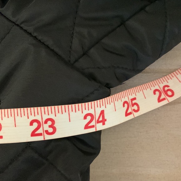 PLATINUM. Black quilted jacket w/zip. Warm lining, zip also on sleeves. - Picture 10 of 11